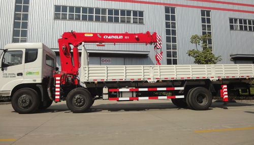 Grue montée sur camion (Grue mobile à flèche télescopique SQ10)
