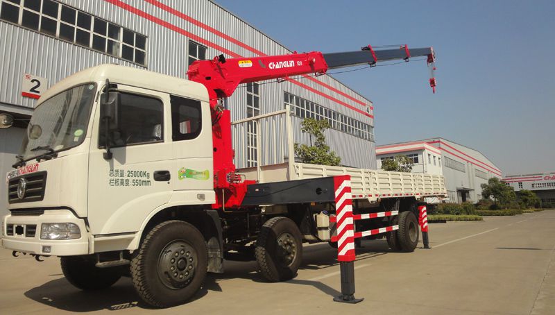 Grue montée sur camion (Grue mobile à flèche télescopique SQ10)